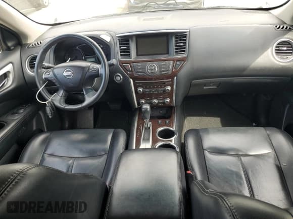 ✅ 2015 Nissan Pathfinder SV • VIN: 5N1AR2MN9FC711565 • Lot: 81233495. Wystawiony na Copart z przebiegiem Nie podano. Bezpłatny archiwum sprzedaży aukcyjnych z USA i szczegółowy raport historii pojazdu na DreamBid. Zdjęcie 8.