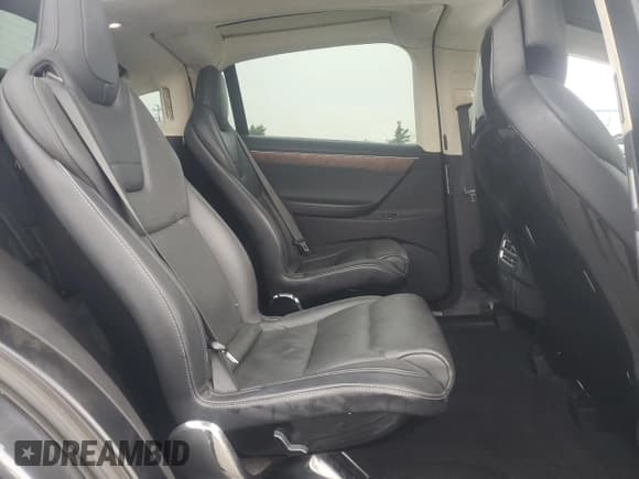 ✅ 2016 Tesla Model X P90D • VIN: 5YJXCBE40GF016983 • Lot: 90803555. Listed on Copart with 167,000 mi. Free auction sales archive from the USA and detailed vehicle history report at DreamBid. Image 11.