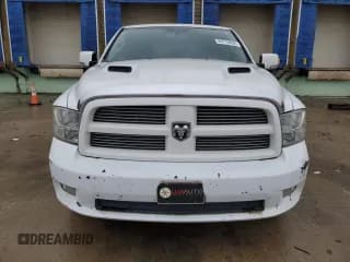 ✅ 2010 Dodge 1500 Laramie • VIN: 1D7RV1CT6AS235969 • Lot: 85772694. Wystawiony na Copart z przebiegiem 178 033 mil. Bezpłatny archiwum sprzedaży aukcyjnych z USA i szczegółowy raport historii pojazdu na DreamBid. Zdjęcie 5.
