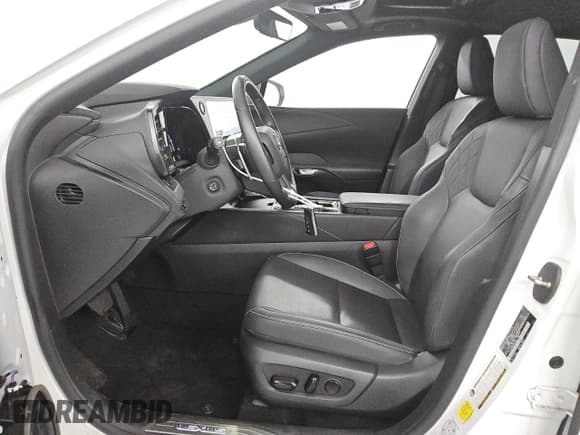 ✅ 2024 Lexus RX 350 • VIN: JTJCHMAA4R2013305 • Lot: 71052585. Listed on Copart with 25,901 mi. Free auction sales archive from the USA and detailed vehicle history report at DreamBid. Image 7.