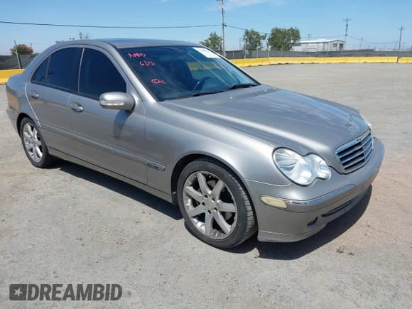 ✅ 2004 Mercedes-Benz C 230 Kompressor • VIN: WDBRF40J64F459900 • Лот: 42500575. Опубликован ранее на IAAI с пробегом 231 657 миль. Бесплатный доступ к архиву аукционных продаж из США и подробный отчёт об истории автомобиля на DreamBid. Изображение 1.