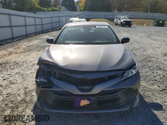 ✅ 2018 Toyota Camry XLE • VIN: 4T1B11HK1JU157799 • Lot: 91577745. Wystawiony na Copart z przebiegiem 89 858 mil. Bezpłatny archiwum sprzedaży aukcyjnych z USA i szczegółowy raport historii pojazdu na DreamBid. Zdjęcie 5.