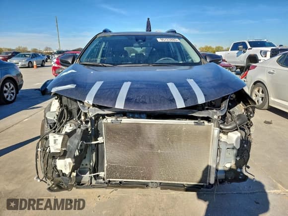 ✅ 2018 Toyota RAV4 XLE • VIN: JTMWFREV7JJ191994 • Lot: 95723885. Listed on Copart with 50,975 mi. Free auction sales archive from the USA and detailed vehicle history report at DreamBid. Image 5.