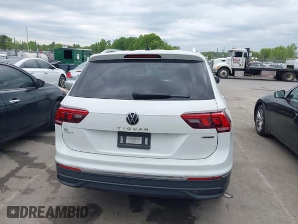 ✅ 2023 Volkswagen Tiguan SE • VIN: 3VVMB7AX0PM036876 • Lot: 42023415. Listed on IAAI with 42,003 mi. Free auction sales archive from the USA and detailed vehicle history report at DreamBid. Image 16.