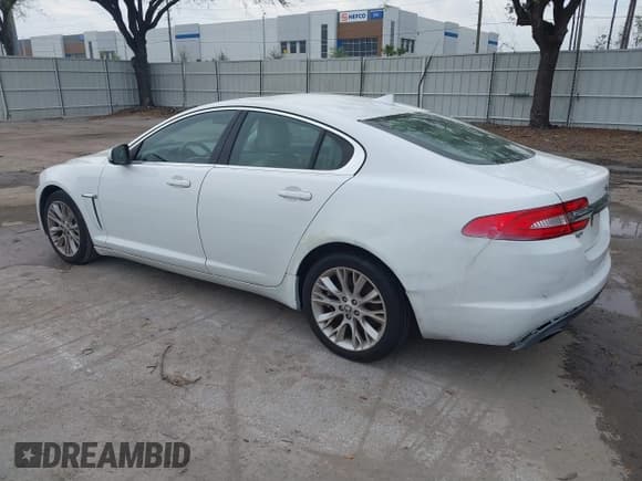 ✅ 2013 Jaguar XF RWD • VIN: SAJWA0E78D8S63181 • Лот: 41725042. Опубликован ранее на IAAI с пробегом Не указан. Бесплатный доступ к архиву аукционных продаж из США и подробный отчёт об истории автомобиля на DreamBid. Изображение 3.