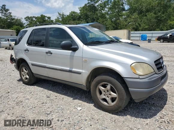 ✅ 1999 Mercedes-Benz M 320/430/500 • VIN: 4JGAB54E3XA113670 • Лот: 60573515. Опубликован ранее на Copart с пробегом 303 041 миль. Бесплатный доступ к архиву аукционных продаж из США и подробный отчёт об истории автомобиля на DreamBid. Изображение 4.