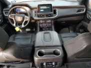 ✅ 2023 Chevrolet Suburban LT • VIN: 1GNSCCKD1PR555635 • Lot: 43834915. Wystawiony na Copart z przebiegiem 32 982 mil. Bezpłatny archiwum sprzedaży aukcyjnych z USA i szczegółowy raport historii pojazdu na DreamBid. Zdjęcie 8.