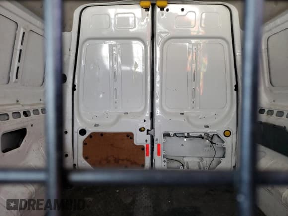 ✅ 2010 Ford Transit Connect XL • VIN: NM0LS7AN5AT003130 • Lot: 62169715. Wystawiony na Copart z przebiegiem Nie podano. Bezpłatny archiwum sprzedaży aukcyjnych z USA i szczegółowy raport historii pojazdu na DreamBid. Zdjęcie 10.