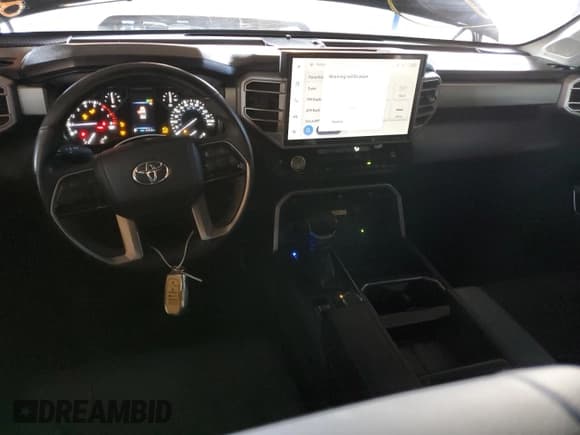 ✅ 2023 Toyota Tundra Limited • VIN: 5TFJA5DB9PX081933 • Lot: 92839355. Wystawiony na Copart z przebiegiem 21 413 mil. Bezpłatny archiwum sprzedaży aukcyjnych z USA i szczegółowy raport historii pojazdu na DreamBid. Zdjęcie 8.