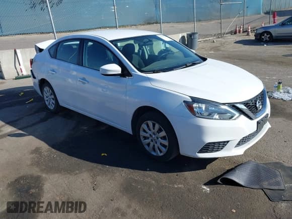✅ 2018 Nissan Sentra S • VIN: 3N1AB7APXJY246325 • Lot: 43592285. Wystawiony na IAAI z przebiegiem 100 398 mil. Bezpłatny archiwum sprzedaży aukcyjnych z USA i szczegółowy raport historii pojazdu na DreamBid. Zdjęcie 1.