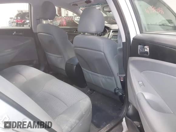 2014 Hyundai Sonata GLS с VIN 5NPEB4AC4EH924726, выставлен на аукционе IAAI как лот 43595058 с пробегом 110 659 миль миль и . История ставок и продаж доступна на DreamBid. Изображение 8.