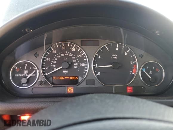 ✅ 2000 BMW Z3 2.5 • VIN: 4USCH9349YLF85547 • Lot: 84292915. Wystawiony na Copart z przebiegiem 51 706 mil. Bezpłatny archiwum sprzedaży aukcyjnych z USA i szczegółowy raport historii pojazdu na DreamBid. Zdjęcie 9.