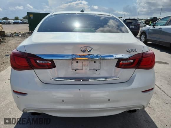 ✅ 2016 Infiniti Q70 • VIN: JN1BY1PP5GM631133 • Lot: 85740895. Wystawiony na Copart z przebiegiem 175 698 mil. Bezpłatny archiwum sprzedaży aukcyjnych z USA i szczegółowy raport historii pojazdu na DreamBid. Zdjęcie 6.