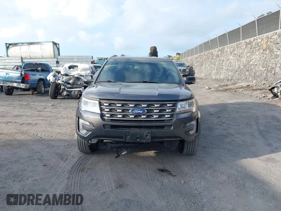 ✅ 2017 Ford Explorer XLT • VIN: 1FM5K8D86HGD43053 • Lot: 41637631. Wystawiony na IAAI z przebiegiem 72 449 mil. Bezpłatny archiwum sprzedaży aukcyjnych z USA i szczegółowy raport historii pojazdu na DreamBid. Zdjęcie 6.