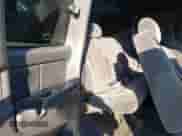 2002 Chevrolet Silverado 1500 LS z VIN 1GCEK19T12E205318, wystawiony jako IAAI lot #43510614 z przebiegiem 158 028 mil mil oraz . Historia ofert i sprzedaży dostępna na DreamBid. Obrazek 8.