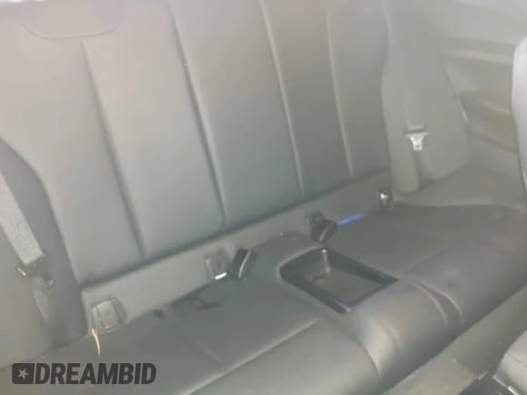 ✅ 2015 BMW 2 Series 228i • VIN: WBA1F5C54FV343426 • Lot: 43570994. Wystawiony na IAAI z przebiegiem 116 140 mil. Bezpłatny archiwum sprzedaży aukcyjnych z USA i szczegółowy raport historii pojazdu na DreamBid. Zdjęcie 8.