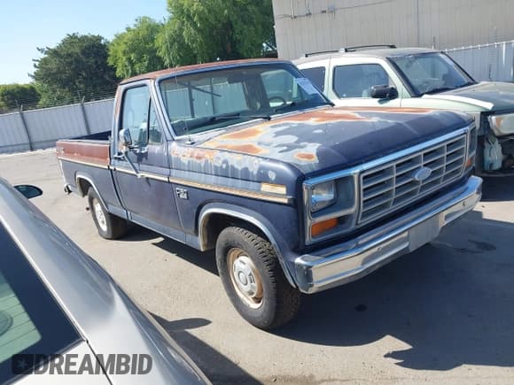 ✅ 1985 Ford F-150 • VIN: 1FTDF15N7FPA96803 • Лот: 42327051. Опубликован ранее на IAAI с пробегом 68 723 миль. Бесплатный доступ к архиву аукционных продаж из США и подробный отчёт об истории автомобиля на DreamBid. Изображение 1.
