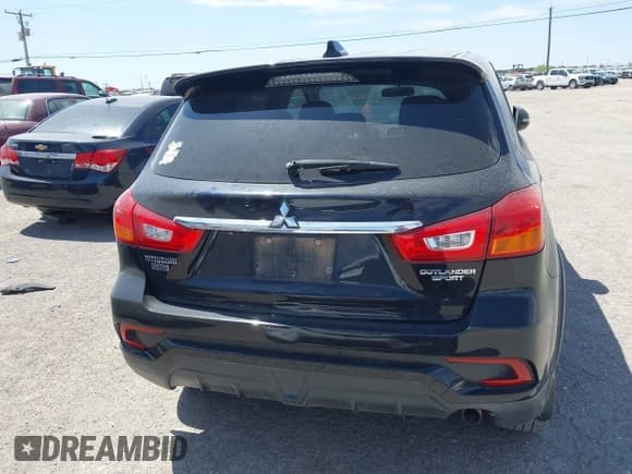✅ 2018 Mitsubishi Outlander ES • VIN: JA4AP3AU9JZ024193 • Lot: 42555712. Wystawiony na IAAI z przebiegiem 84 957 mil. Bezpłatny archiwum sprzedaży aukcyjnych z USA i szczegółowy raport historii pojazdu na DreamBid. Zdjęcie 16.