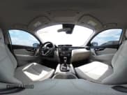 ✅ 2021 Nissan Rogue SV • VIN: JN1BJ1BV4MW322456 • Lot: 42073453. Wystawiony na IAAI z przebiegiem 26 988 mil. Bezpłatny archiwum sprzedaży aukcyjnych z USA i szczegółowy raport historii pojazdu na DreamBid. Zdjęcie 18.