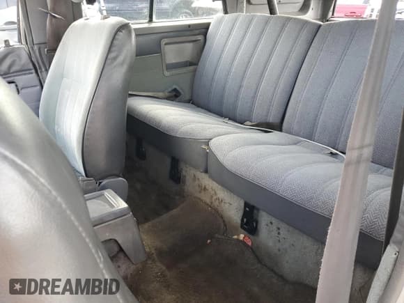 ✅ 1987 Toyota 4Runner • VIN: JT4RN62D0H0159821 • Lot: 82472415. Wystawiony na Copart z przebiegiem 273 810 mil. Bezpłatny archiwum sprzedaży aukcyjnych z USA i szczegółowy raport historii pojazdu na DreamBid. Zdjęcie 10.