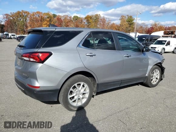 ✅ 2024 Chevrolet Equinox LT • VIN: 3GNAXUEG9RL357133 • Lot: 91706255. Listed on Copart with 32,627 mi. Free auction sales archive from the USA and detailed vehicle history report at DreamBid. Image 3.