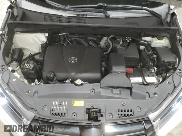 ✅ 2018 Toyota Highlander Limited • VIN: 5TDDZRFH0JS881144 • Lot: 90221885. Wystawiony na Copart z przebiegiem 14 424 mil. Bezpłatny archiwum sprzedaży aukcyjnych z USA i szczegółowy raport historii pojazdu na DreamBid. Zdjęcie 12.