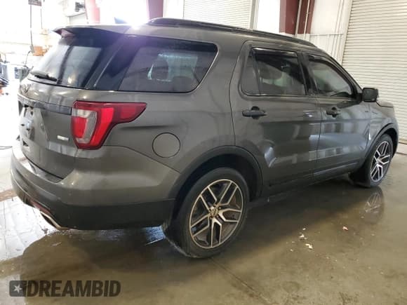 ✅ 2017 Ford Explorer Sport • VIN: 1FM5K8GT4HGC28614 • Lot: 57759305. Wystawiony na Copart z przebiegiem 126 587 mil. Bezpłatny archiwum sprzedaży aukcyjnych z USA i szczegółowy raport historii pojazdu na DreamBid. Zdjęcie 3.