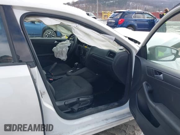 ✅ 2015 Volkswagen Jetta S • VIN: 3VW2K7AJ2FM358027 • Lot: 43817703. Listed on IAAI with 115,295 mi. Free auction sales archive from the USA and detailed vehicle history report at DreamBid. Image 5.