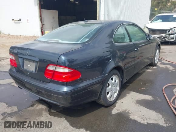 ✅ 2000 Mercedes-Benz CLK 320/430 • VIN: WDBLJ65G6YF157834 • Lot: 42544362. Wystawiony na IAAI z przebiegiem 171 112 mil. Bezpłatny archiwum sprzedaży aukcyjnych z USA i szczegółowy raport historii pojazdu na DreamBid. Zdjęcie 4.