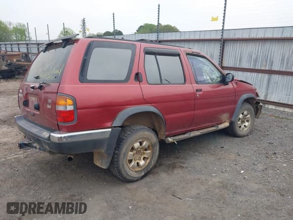 ✅ 1996 Nissan Pathfinder XE • VIN: JN8AR05Y1TW049898 • Lot: 39081336. Wystawiony na IAAI z przebiegiem 326 792 mil. Bezpłatny archiwum sprzedaży aukcyjnych z USA i szczegółowy raport historii pojazdu na DreamBid. Zdjęcie 4.