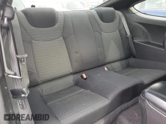 ✅ 2016 Hyundai Genesis Coupe 3.8L Base • VIN: KMHHT6KJ9GU132689 • Lot: 44062165. Wystawiony na Copart z przebiegiem 62 676 mil. Bezpłatny archiwum sprzedaży aukcyjnych z USA i szczegółowy raport historii pojazdu na DreamBid. Zdjęcie 10.