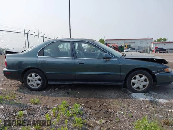 ✅ 1997 Honda Accord EX • VIN: 1HGCE6675VA020916 • Lot: 42397216. Listed on IAAI with 196,494 mi. Free auction sales archive from the USA and detailed vehicle history report at DreamBid. Image 13.