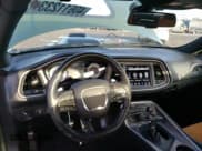 ✅ 2022 Dodge Challenger R/T Scat Pack Widebody • VIN: 2C3CDZFJ8NH136499 • Lot: 40611233. Wystawiony na Copart z przebiegiem 22 658 mil. Bezpłatny archiwum sprzedaży aukcyjnych z USA i szczegółowy raport historii pojazdu na DreamBid. Zdjęcie 8.