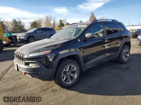 ✅ 2014 Jeep Cherokee Trailhawk • VIN: 1C4PJMBS1EW196729 • Lot: 92350185. Wystawiony na Copart z przebiegiem 135 413 mil. Bezpłatny archiwum sprzedaży aukcyjnych z USA i szczegółowy raport historii pojazdu na DreamBid. Zdjęcie 1.
