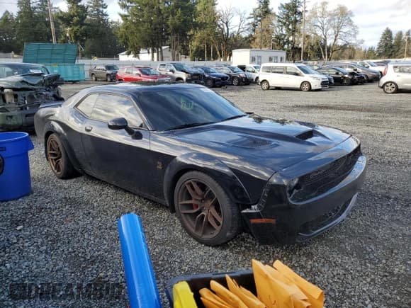 ✅ 2022 Dodge Challenger R/T Scat Pack Widebody • VIN: 2C3CDZFJ8NH246856 • Lot: 39594224. Wystawiony na Copart z przebiegiem 9 996 mil. Bezpłatny archiwum sprzedaży aukcyjnych z USA i szczegółowy raport historii pojazdu na DreamBid. Zdjęcie 4.