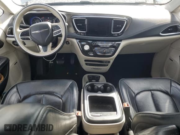 ✅ 2018 Chrysler Pacifica Limited • VIN: 2C4RC1GG2JR251911 • Лот: 90284805. Опубликован ранее на Copart с пробегом 168 549 миль. Бесплатный доступ к архиву аукционных продаж из США и подробный отчёт об истории автомобиля на DreamBid. Изображение 8.