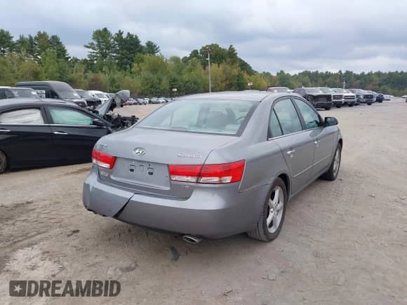 2006 Hyundai Sonata GLS with VIN 5NPEU46F96H003634, listed as a IAAI auction lot 43297331 with 152,773 mi miles and . Bid and sale history available at DreamBid. Image 4.