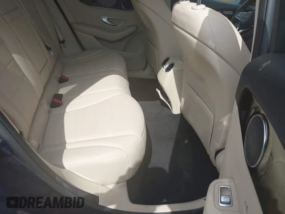 ✅ 2022 Mercedes-Benz GLC 300 • VIN: W1N0G8EBXNG118505 • Лот: 42048556. Опубликован ранее на IAAI с пробегом Не указан. Бесплатный доступ к архиву аукционных продаж из США и подробный отчёт об истории автомобиля на DreamBid. Изображение 8.