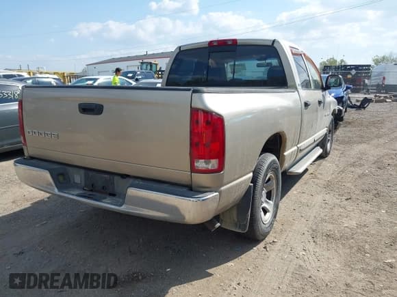 ✅ 2002 Dodge 1500 • VIN: 3D7HA18N02G130192 • Lot: 43338113. Listed on IAAI with 122,984 mi. Free auction sales archive from the USA and detailed vehicle history report at DreamBid. Image 4.