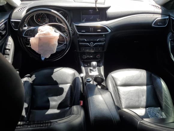 ✅ 2018 Infiniti QX30 Luxury • VIN: SJKCH5CR6JA056966 • Lot: 60676115. Listed on Copart with 112,948 mi. Free auction sales archive from the USA and detailed vehicle history report at DreamBid. Image 8.