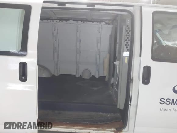 ✅ 2010 Chevrolet Express Cargo • VIN: 1GCUGADX1A1113221 • Lot: 42155867. Listed on IAAI with Not provided. Free auction sales archive from the USA and detailed vehicle history report at DreamBid. Image 8.