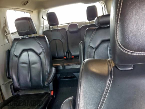 ✅ 2022 Chrysler Pacifica Touring L • VIN: 2C4RC1BG7NR169766 • Lot: 95081955. Wystawiony na Copart z przebiegiem 140 217 mil. Bezpłatny archiwum sprzedaży aukcyjnych z USA i szczegółowy raport historii pojazdu na DreamBid. Zdjęcie 10.