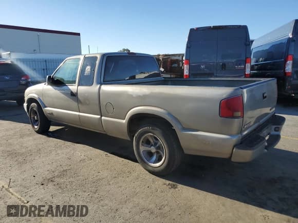 ✅ 2001 Chevrolet S-10 LS • VIN: 1GCCS19W018202988 • Лот: 82923274. Опубликован ранее на Copart с пробегом 160 881 миль. Бесплатный доступ к архиву аукционных продаж из США и подробный отчёт об истории автомобиля на DreamBid. Изображение 2.