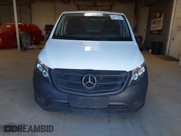 ✅ 2022 Mercedes-Benz Metris Cargo • VIN: W1YV0BEY2N3964584 • Lot: 43439418. Wystawiony na IAAI z przebiegiem 57 293 mil. Bezpłatny archiwum sprzedaży aukcyjnych z USA i szczegółowy raport historii pojazdu na DreamBid. Zdjęcie 12.