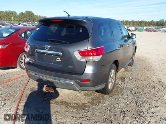 ✅ 2013 Nissan Pathfinder SV • VIN: 5N1AR2MM2DC663332 • Lot: 43617121. Wystawiony na IAAI z przebiegiem 195 370 mil. Bezpłatny archiwum sprzedaży aukcyjnych z USA i szczegółowy raport historii pojazdu na DreamBid. Zdjęcie 4.