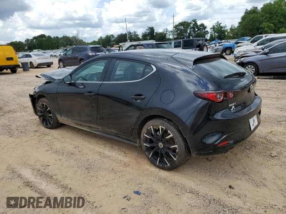 ✅ 2025 Mazda 3 S Preferred • VIN: JM1BPALM9S1758912 • Lot: 63060145. Wystawiony na Copart z przebiegiem 13 436 mil. Bezpłatny archiwum sprzedaży aukcyjnych z USA i szczegółowy raport historii pojazdu na DreamBid. Zdjęcie 2.