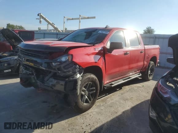 ✅ 2020 Chevrolet Silverado 1500 LT Trail Boss • VIN: 1GCPYFED2LZ100395 • Lot: 71807334. Wystawiony na Copart z przebiegiem 103 138 mil. Bezpłatny archiwum sprzedaży aukcyjnych z USA i szczegółowy raport historii pojazdu na DreamBid. Zdjęcie 1.