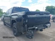 ✅ 2022 Toyota Tundra SR5 • VIN: 5TFLA5ABXNX012243 • Lot: 42544470. Wystawiony na IAAI z przebiegiem 43 629 mil. Bezpłatny archiwum sprzedaży aukcyjnych z USA i szczegółowy raport historii pojazdu na DreamBid. Zdjęcie 18.