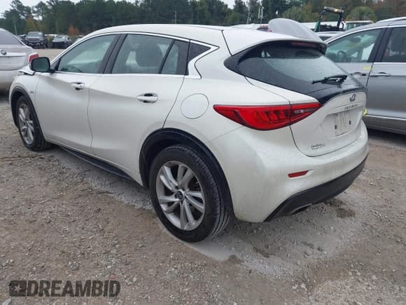✅ 2018 Infiniti QX30 Sport • VIN: SJKCH5CP3JA005259 • Lot: 43554770. Wystawiony na IAAI z przebiegiem 121 370 mil. Bezpłatny archiwum sprzedaży aukcyjnych z USA i szczegółowy raport historii pojazdu na DreamBid. Zdjęcie 3.