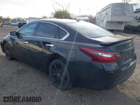✅ 2018 Nissan Altima SV • VIN: 1N4AL3AP9JC164281 • Лот: 43738845. Опубликован ранее на IAAI с пробегом 59 585 миль. Бесплатный доступ к архиву аукционных продаж из США и подробный отчёт об истории автомобиля на DreamBid. Изображение 3.